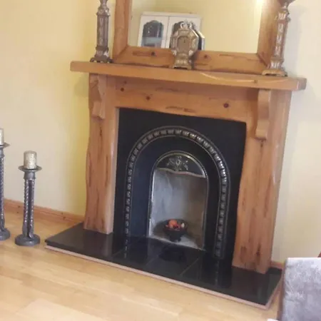 - 3-bedrooms - Sleeps 6 7 - Garden *