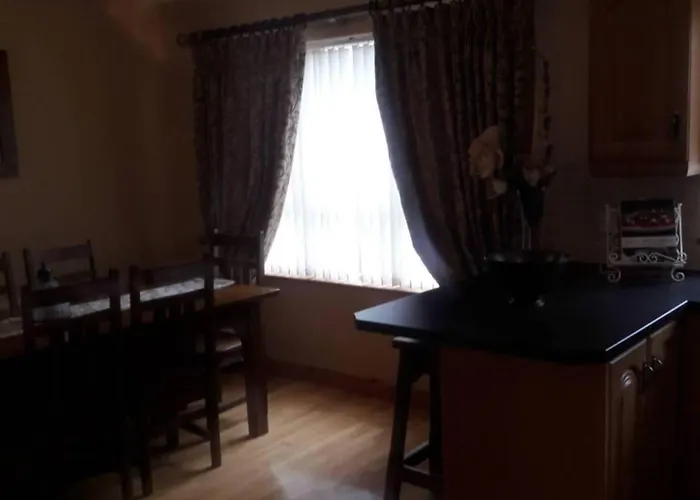 בית נופש - 3-bedrooms - Sleeps 6 7 - Garden *